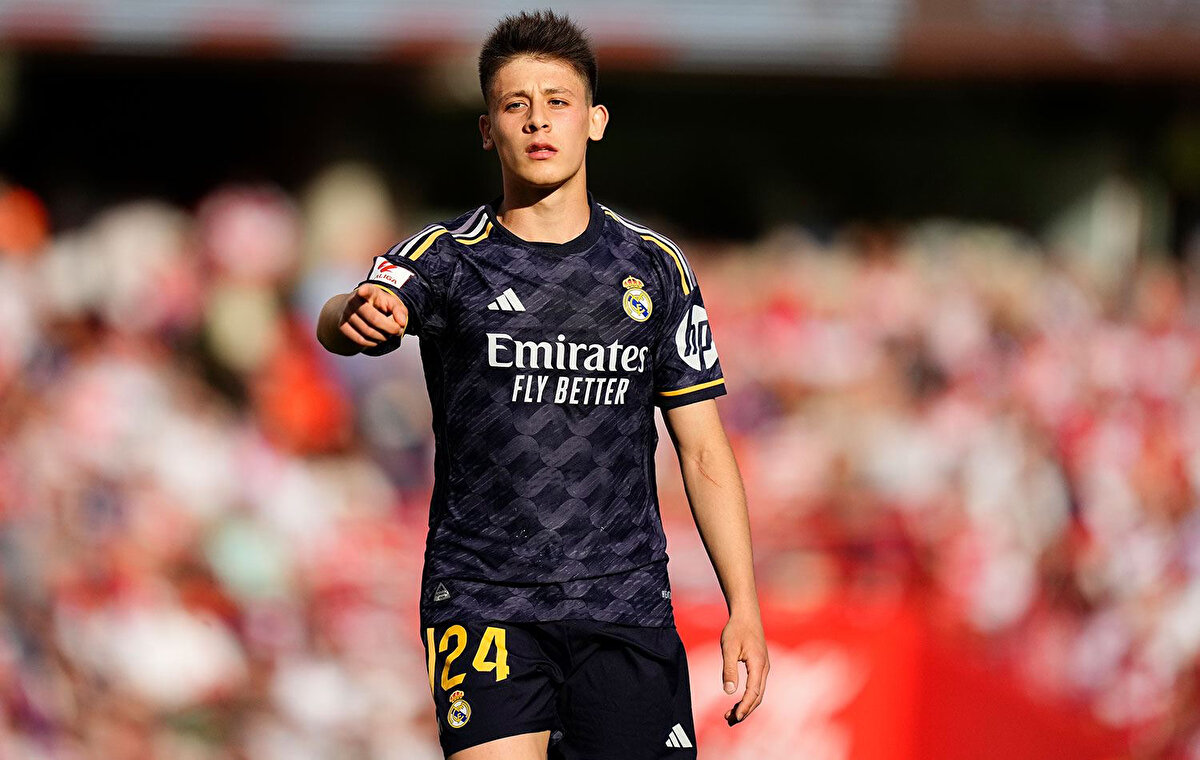 2023-2024 sezonunun başında Fenerbahçe'den Real Madrid'e 20+10 milyon euro bonservis bedeli karşılığında transfer olan milli yıldız, eflatun-beyazlı takımın formasını 55 kez giydi.