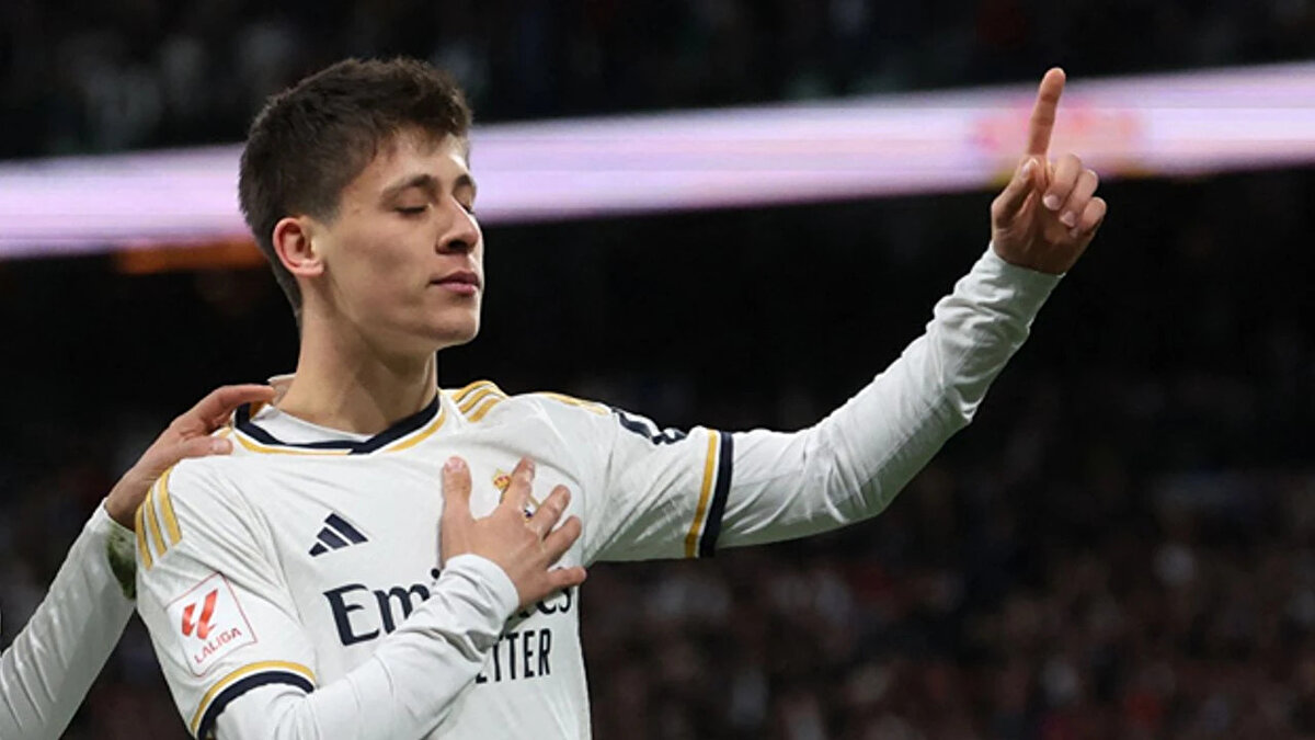 Forma giydiği bu karşılaşmalarda bu 11 gol ve 9 asistle oynadı.