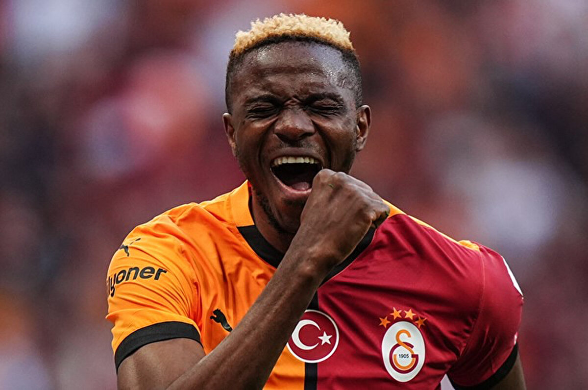 Galatasaray, Osimhen'i bonservisiyle kadrosuna katmak için Napoli'ye çıkış maddesi olan 75 milyon euroyu da ödemek zorunda.<br>