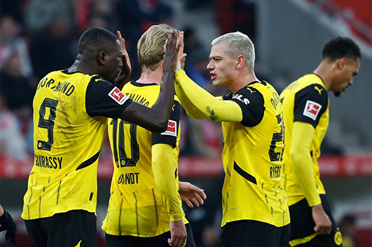 8 - Borussia Dortmund<br>