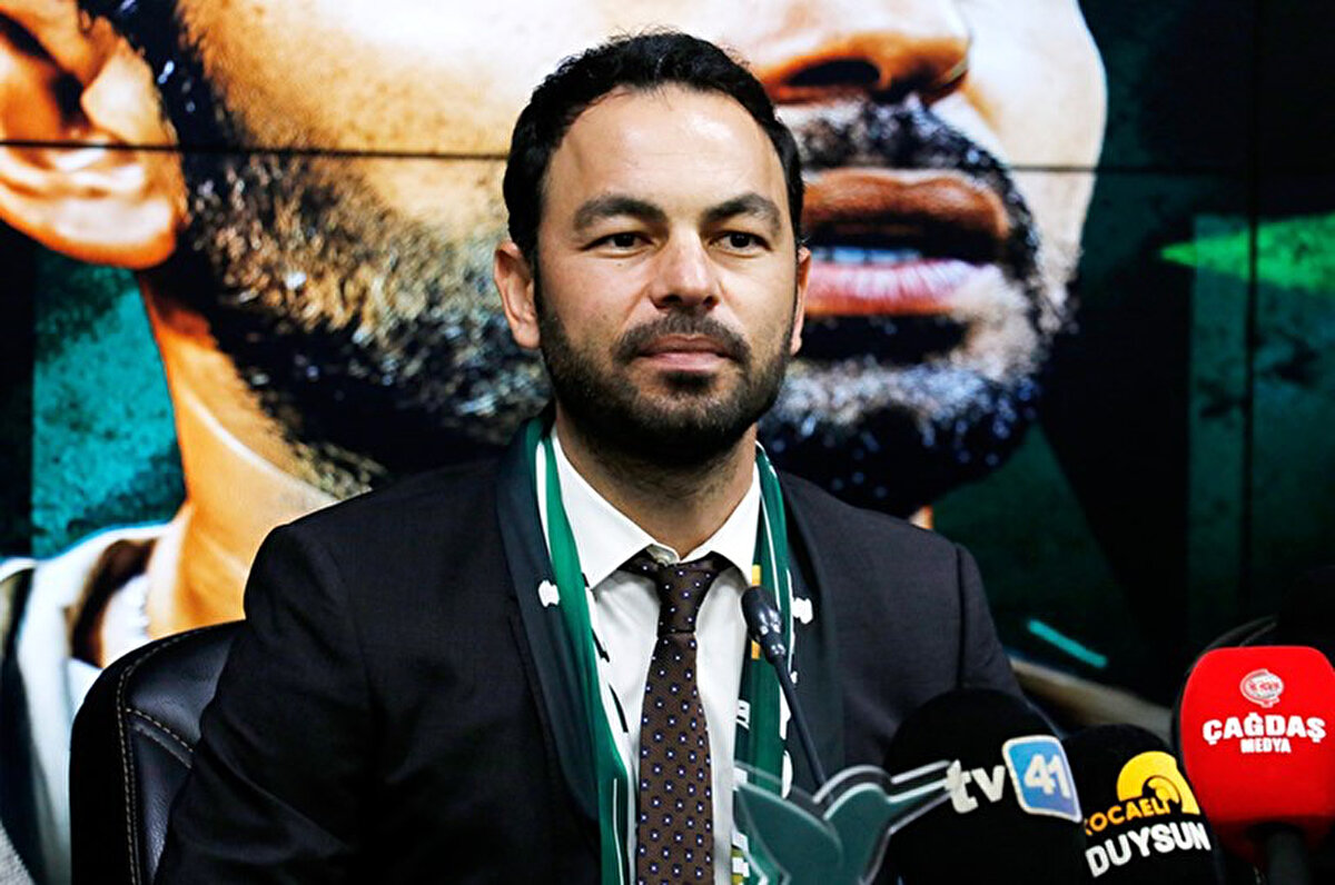 Hayatının mücadele ederek geçtiğini ve antrenörlükte 6'ncı yılına girdiğini dile getiren İnan, "Artık kendi kariyerimde başarı yakalamak istiyorum. Bunu da ancak böyle güçlü taraftarla, güçlü camiayla yakalayabilirim. Bunu biliyorum. Bu benim için bir meydan okuma." diye konuştu.<br>