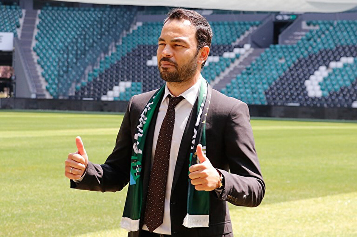 Selçuk İnan, bir gazetecinin, hangi oyun tarzıyla sahaya çıkmayı düşündüğünü sorması üzerine, şu değerlendirmelerde bulundu:<br>