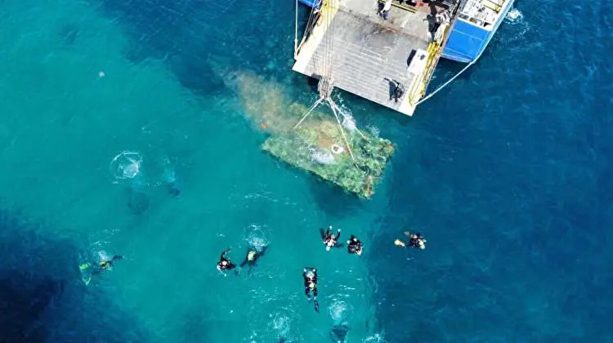 M48A5T1 model hurda tankın batırılması için bugün Keşan ilçesine bağlı İbrice Limanı ile Gökçetepe Tabiat Parkı'nda tören düzenlendi. <br><br>