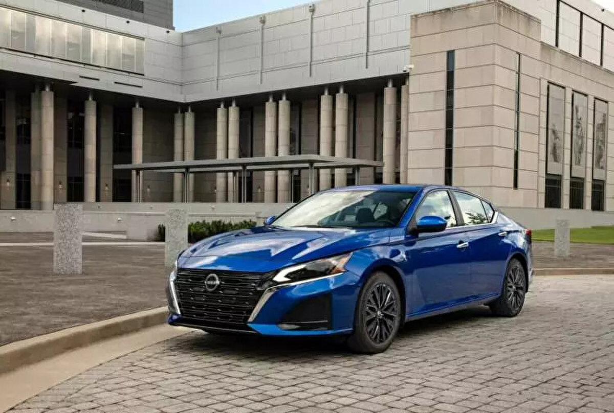 NİSSAN ALTİMA  |  5 MİLYON<br><br> <br><br>1992 | Japonya<br><br>