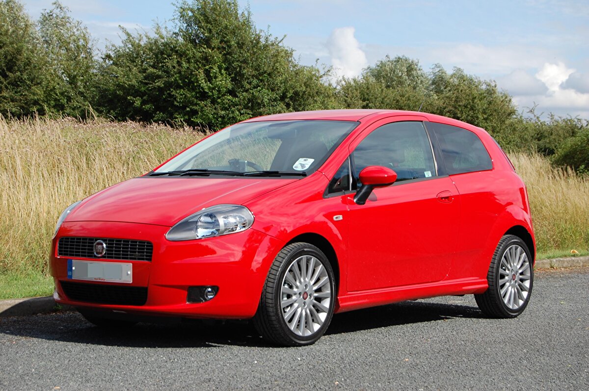 FİAT PUNTO  |  9 MİLYON<br><br> <br><br>1993 | İtalya