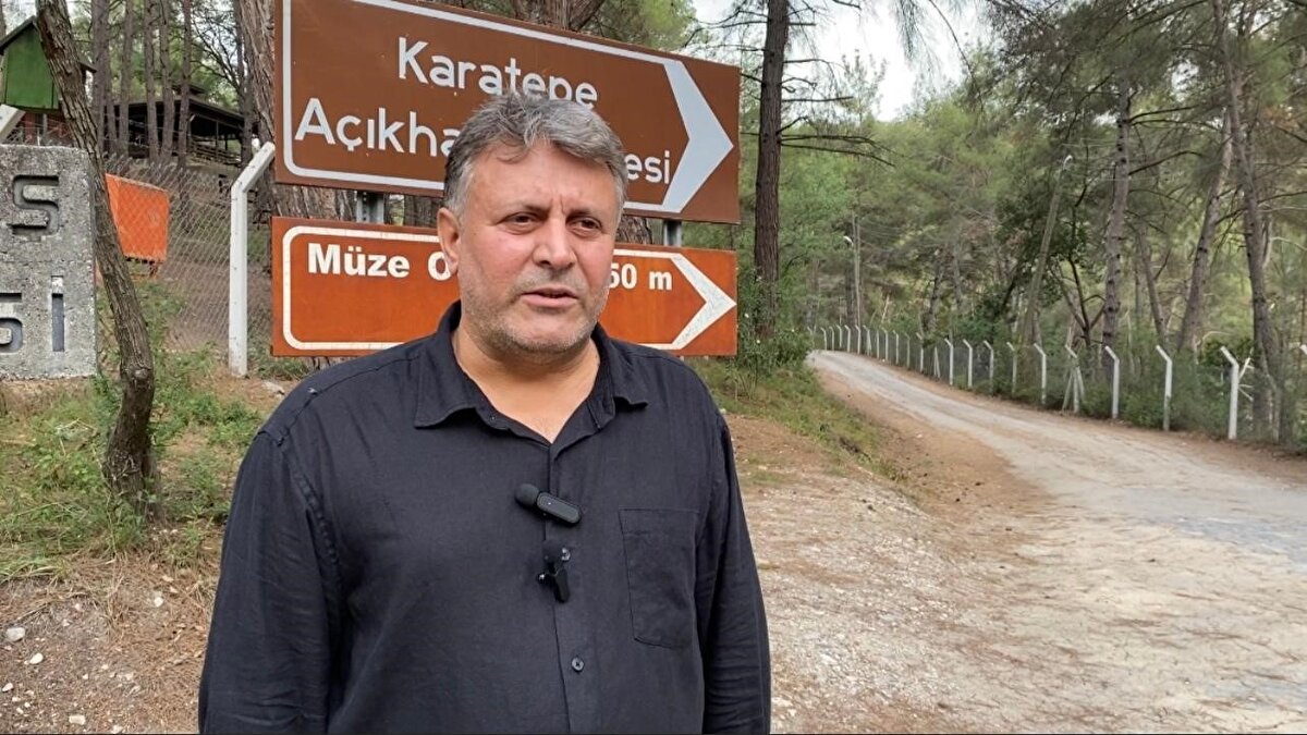 UNESCO Dünya Belleği Kütüğü’ne kaydedilen ‘Karatepe Yazıtları’ içerisinde bulunduğu, Osmaniye’nin Kadirli ilçesine 24 kilometre uzaklıkta bulunan Karatepe-Aslantaş Arkeolojik Alanı’nın antik döneme ait birçok resim ve sembolü içerisinde barındırdığını söyleyen Doç. Dr. Faris Demir, "Karatepe Yazıtları, Girit Hiyerogliflerinin çözümünde olduğu gibi, İndus Vadisi ve hatta Brezilya’daki İnka Taşı yazıtlarının anlaşılmasına da katkı sağlayabilir" dedi.