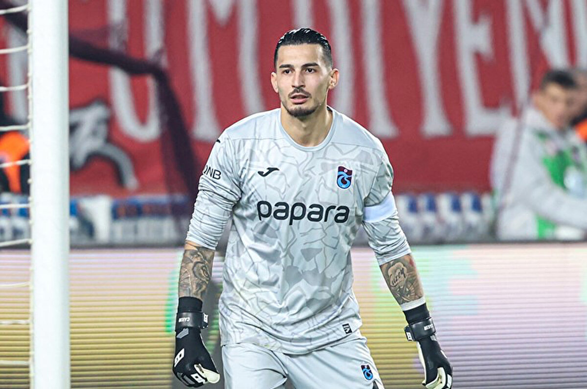 Fernando Muslera ile yolların ayrılmasının ardından kaleci transferi için arayışlarını sürdüren Galatasaray'ın gündemine Trabzonspor'un file bekçisi Uğurcan Çakır'ın geldiği ileri sürüldü.<br>