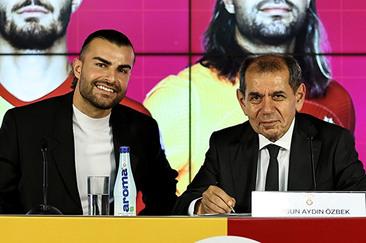 İspanya forması giyen takım arkadaşı Alvaro Morata ile milli takımdaki rekabeti konuştuklarını anlatan Abdülkerim, "Morata ile konuşuyoruz. Kendisine, 'Eylülde karşılaşacağız. Orada görüşürüz.' dedim. İspanya çok iyi bir takım. Ancak biz de çok iyi bir kadroya sahibiz. İlk maçı Konya'da oynayacağız. Milli takım için orası çok iyi. Konya'da güzel şeyler olacağını düşünüyorum." şeklinde görüş belirtti.<br>