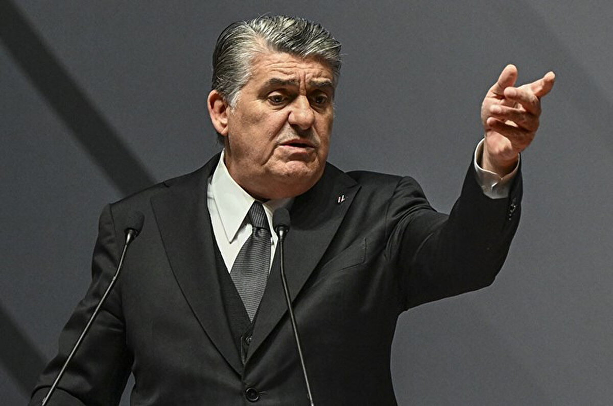 Bu iddialar doğru değil. Erkek basketbol takımımıızın başantrenörü Dusan Alimpijevic ile iki yıllık yeni sözleşme imzalayacağız."<br>