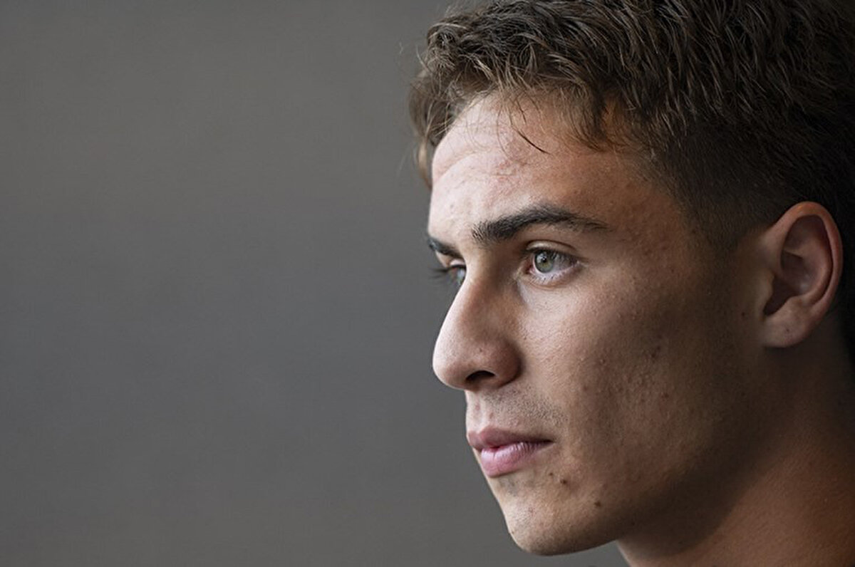 Milli takım tercihinin Türkiye olmasından mutluluk duyduğunun altını çizen Kenan, "Çocukluğumdan bu yana benimle çok ilgilendiler, her zaman bana farklı seçenekler sundular. İlk hocalarımdan biri Soykan (Başar) Hoca'ydı. O yüzden benim için Türkiye'yi seçmek zor olmadı." ifadelerini kullandı.