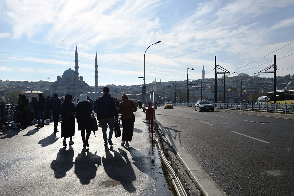 🌤️ MARMARA BÖLGESİ<br>Genel Durum: Parçalı ve az bulutlu.<br><br>Balıkesir: 33°C<br><br>Edirne: 36°C<br><br>İstanbul: 30°C<br><br>Kırklareli: 32°C