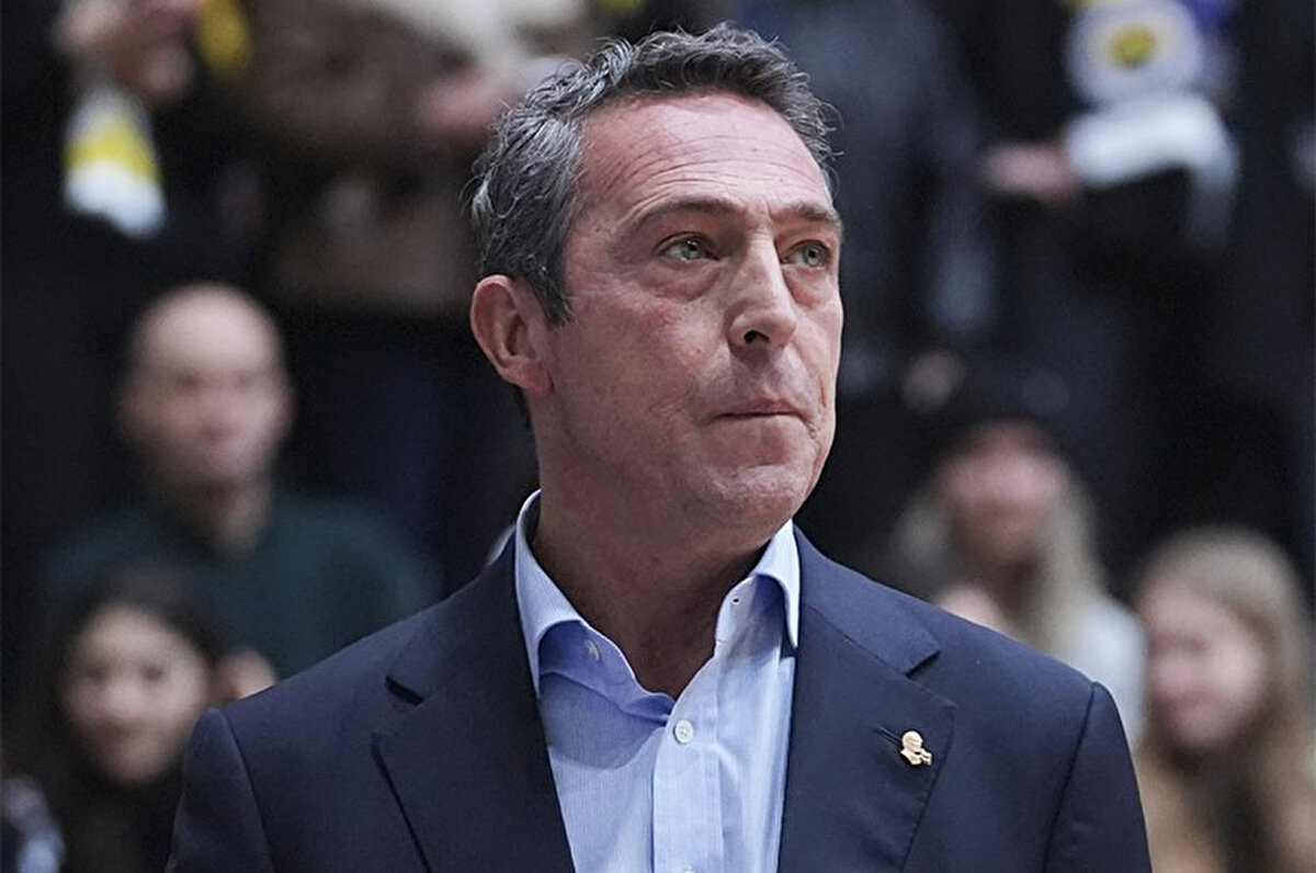 Hareketli günler yaşayan sarı-lacivertlilerin transferde ne hamleler yapacağı ise merak konusu. Hürriyet'te yer alan habere göre Fenerbahçe, 3 golcü transferi yapacak.<br>