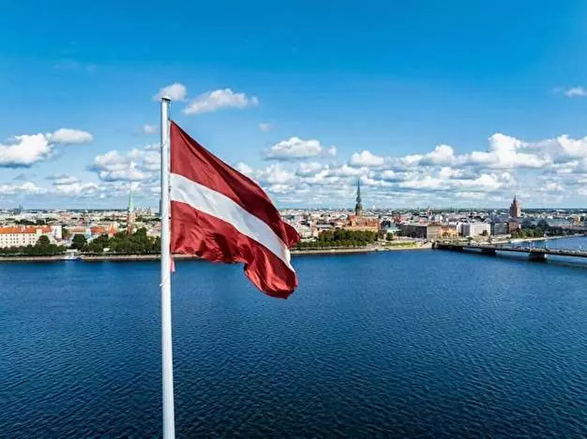 4) LETONYA | KESİM ÖNCESİ ŞOK ŞARTI<br><br> <br><br>Kesim öncensi şok ile bayıltma gerektirir.