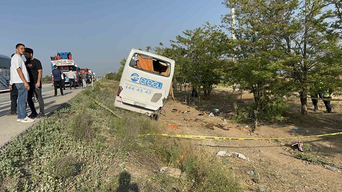 Ekiplerin yaptığı çalışmada ilk belirlemelere göre 1 kişi hayatını kaybetti, 23 kişi de yaralandı. 