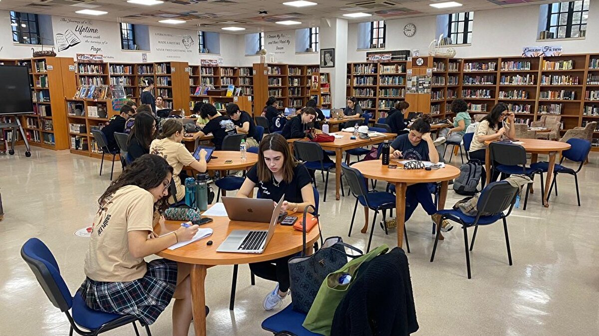 1. Atatürk Kitaplığı – Taksim<br>6-9 Haziran<br>09:00 - 22:00<br><br>2. Afife Batur Kütüphanesi – Kadıköy<br>6-9 Haziran<br>08:00 - 20:00<br><br>3. Beşiktaş İskele Kütüphanesi – Beşiktaş<br>6-9 Haziran<br>09:00 - 22:00<br><br>4. Kadıköy İskele Kütüphanesi – Kadıköy<br>6-9 Haziran<br>09:00 - 22:00<br><br>5. Moda İskele Kütüphanesi – Kadıköy<br>6-9 Haziran<br>09:00 - 22:00<br><br>6. Muallim Cevdet Kütüphanesi – Kartal<br>6-9 Haziran<br>09:00 - 22:00<br><br>7. Sevgi Soysal Kütüphanesi – Taksim<br>6-9 Haziran<br>08:00 - 20:00