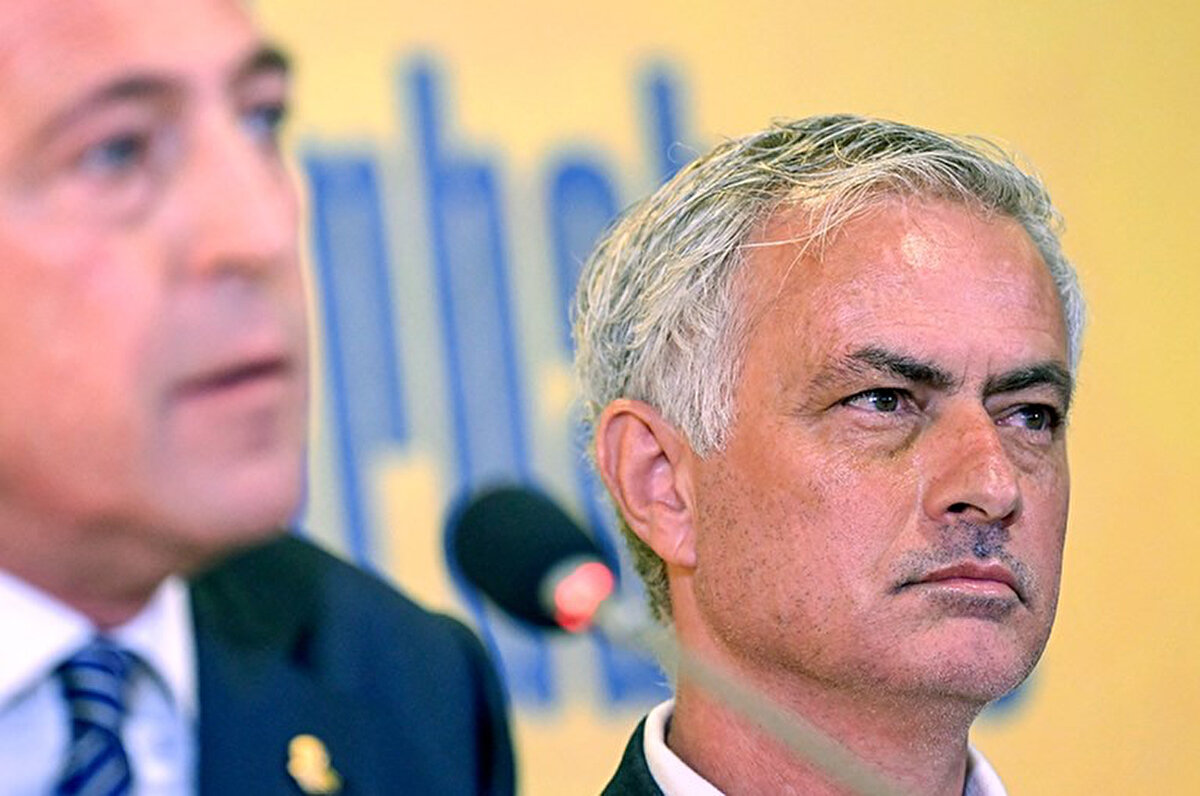 Bu ziyarette Koç'un Mourinho ile de bir araya geleceği ve aile yemeği yiyeceği iddia edildi.<br>