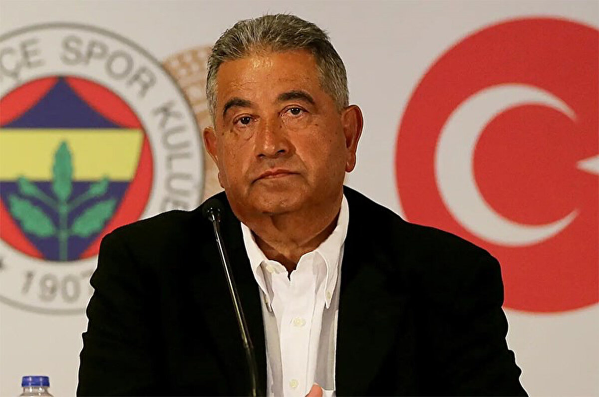 Yönetimin Eylül ayında ısrar etmesinin nedeni kendileri transfer yapmaya çalışıyorlar. Genel kurul Eylül ayında da olsa biz seçimlere gireceğiz. Kendisi de bilsin bunu. Ben Eylül’de olağanüstü genel kurul yaparım kimse karşıma çıkamaz diye düşünmesin. Her halükarda karşısına çıkacağız. Bu ekip yönetime geldiği takdirde onlar gibi yapmayacağız, onlar bunlar demeyeceğiz. Tek Fenerbahçe diyeceğiz. Fenerbahçe camiada birlik ve beraberlik sağlanmadıkça başarıya ulaşamaz. Bizim her halikürda birlikteliğimizi sağlamalıyız. Birlikteliğimizi sağlarsak bizim karşımızda kimse duramaz. Fenerbahçe’den alanlar var, Fenerbahçe’ye verenler var. Biz Fenerbahçe’ye verenlerdeniz. Bizde cesaret var, bizde tecrübe var."<br>