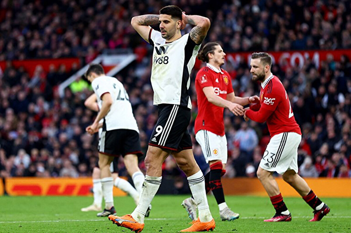 "Mitrovic hakkında son birkaç gündür dolaşan her şey tamamen asılsız ve yanlıştır. Oyuncu gelecek sezon normal şekilde Al-Hilal'de devam edecek ve bu konuda bir kriz yok."<br>