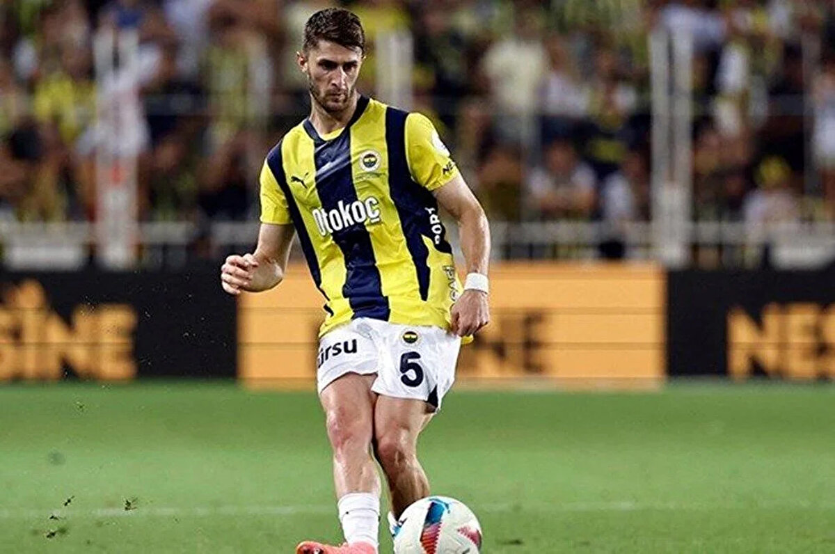 Sabah'ın haberine göre Ukrayna ekibi, Fenerbahçe'den İsmail Yüksek'i transfer listesinin başına yazdı.<br><br>