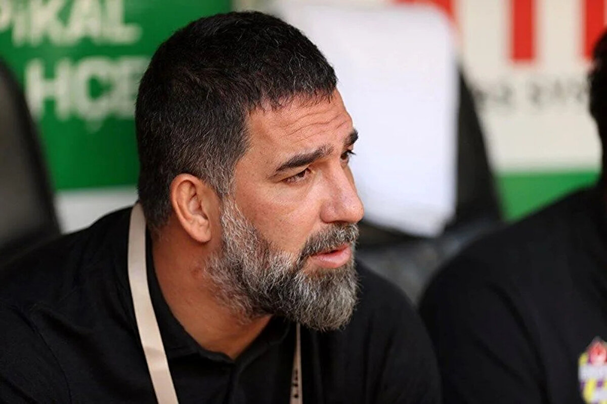 Süper Lig ekiplerinden Eyüpspor'da sergilediği teknik direktörlük performansıyla dikkat çeken Arda Turan, sezonun sona ermesiyle birlikte Ukrayna Ligi takımlarından Shakhtar Donetsk'in başına geçmişti.<br><br>