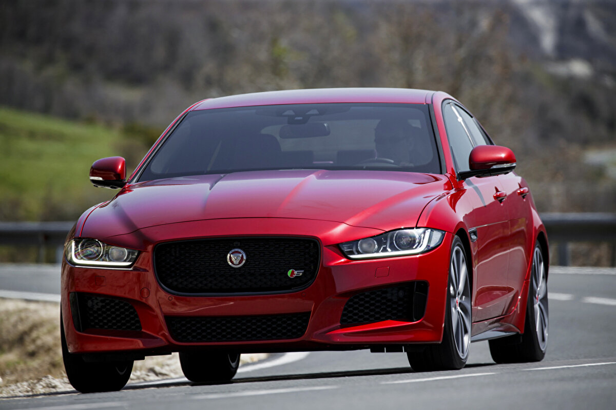 Jaguar XE ve XF