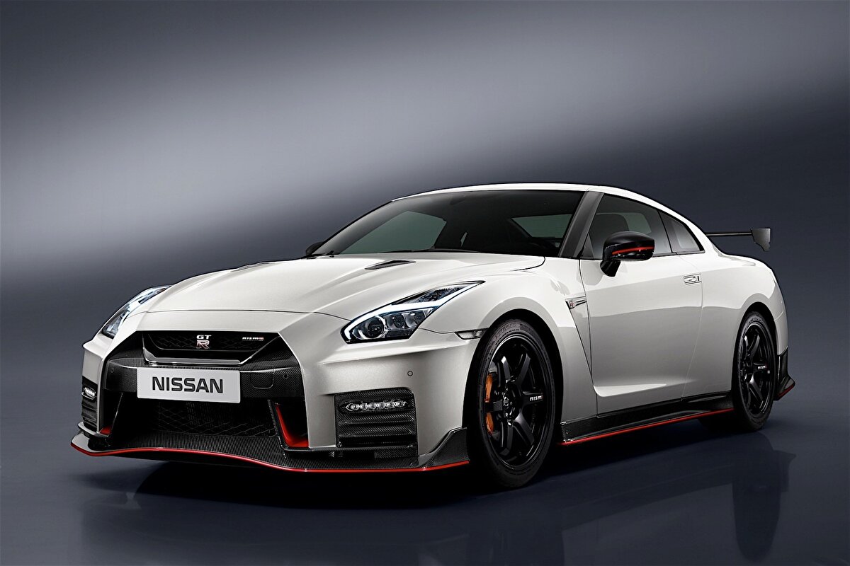 Nissan GT-R