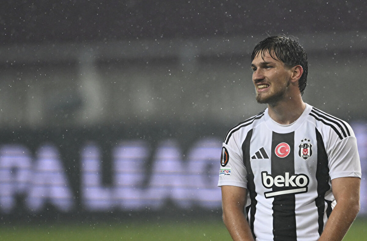 Beşiktaş'ta Semih Kılıçsoy için hareketli saatler yaşanıyor.<br><br>