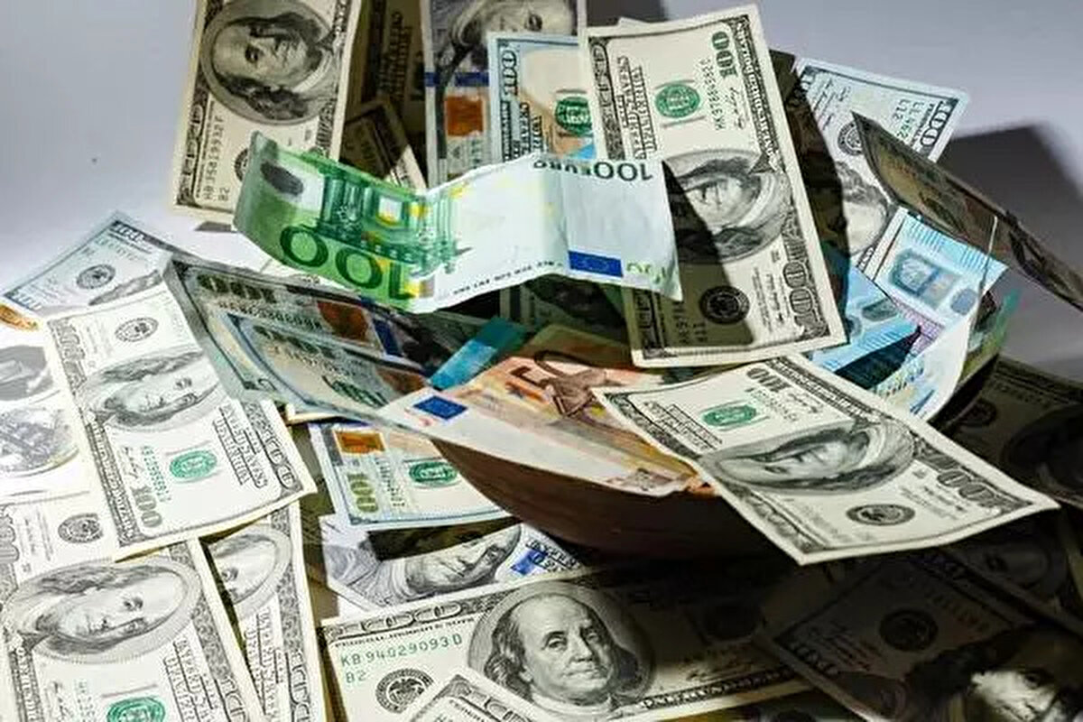 Uzmanlara göre yapay zekâ, siber güvenlik, yenilenebilir enerji ve dijital sağlık gibi sektörler önümüzdeki yıllarda da en çok kazandıran alanlar olmaya devam edecek. Tele-tıp, uzaktan hasta takibi ve dijital terapi gibi yeni iş kolları da bu değişimin bir parçası olarak öne çıkıyor.<br><br>