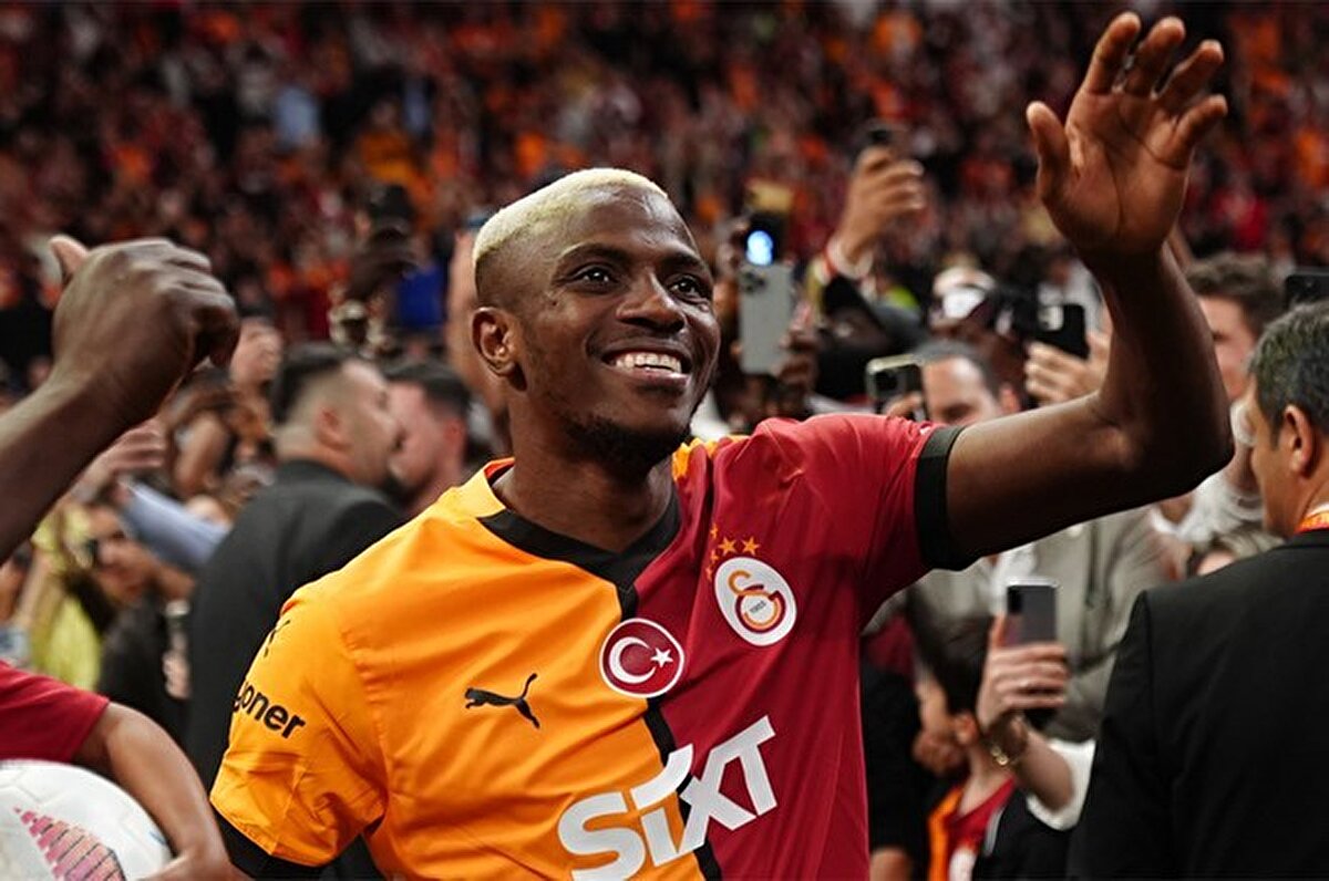 Nijeryalı futbolcu Galatasaray formasıyla çıktığı 41 maçta 37 gol 7 asistlik performans sergiledi.<br><br>