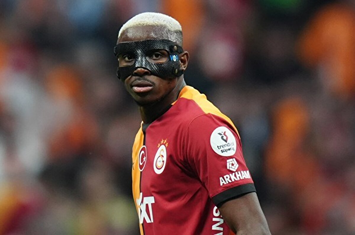 Galatasaray'da şampiyonluğun kilit ismi olan Victor Osimhen için bu ret yanıtıyla birlikte ibre yeniden sarı-kırmızılılara döndü. <br><br>