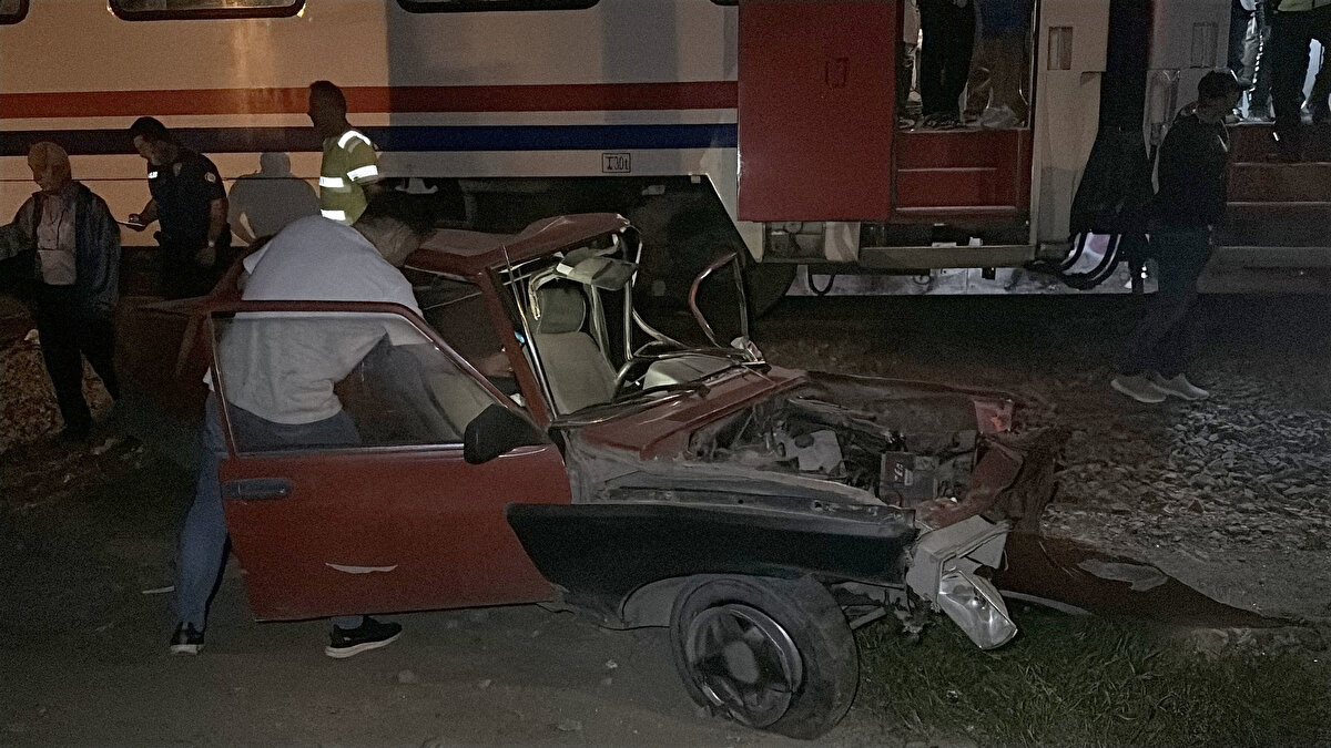 Hurdaya dönen araç ise çekici yardımıyla olay yerinden kaldırıldı. 