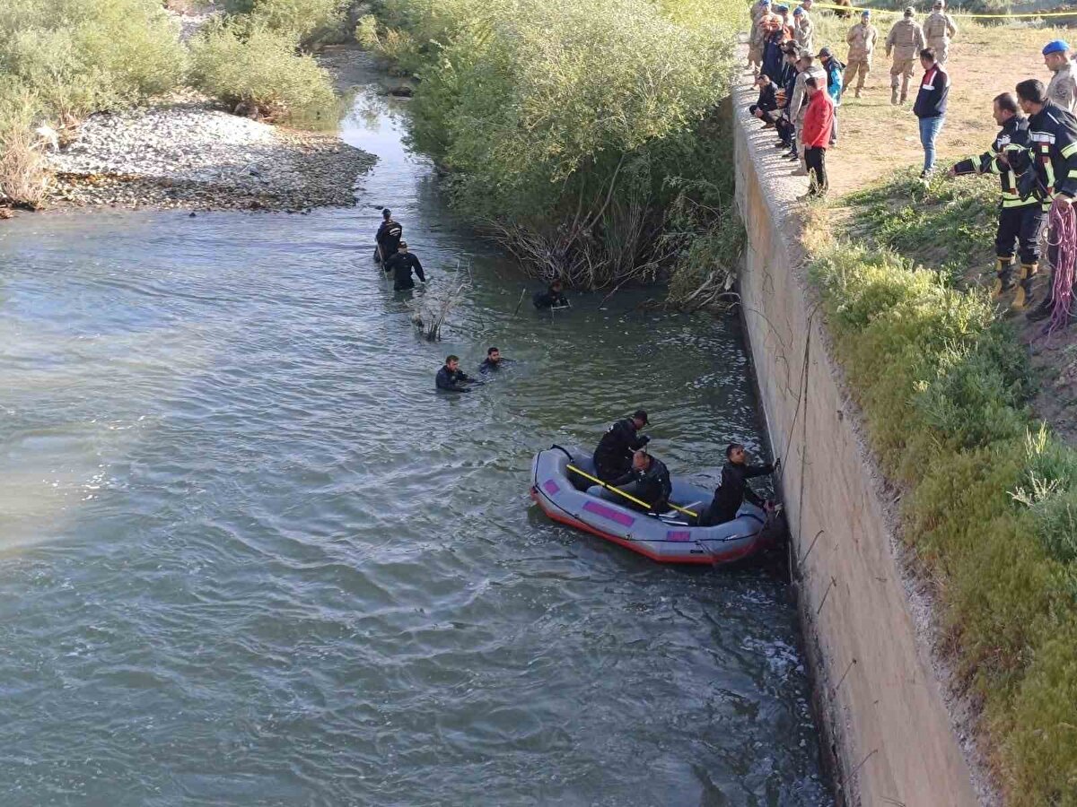 Yapılan arama çalışmalarında; AFAD 4 Su altı ve su üstü arama kurtarma personeli, 14 Arama kurtarma personeli, 3 dron personeli ve 5 araç, JAK 4 personel Dalgıç ve 1 araç, UMKE ve 112 Sağlık Ekibi 8 personel ve 2 araç, Köprüköy JÖH 5 personel ve 1 araç, Köprüköy Jandarma Asayiş 5 personel ve 1 araç, Köprüköy itfaiye 4 personel ve 1 araç olmak üzere toplam 47 personel 11 araç görev aldı.