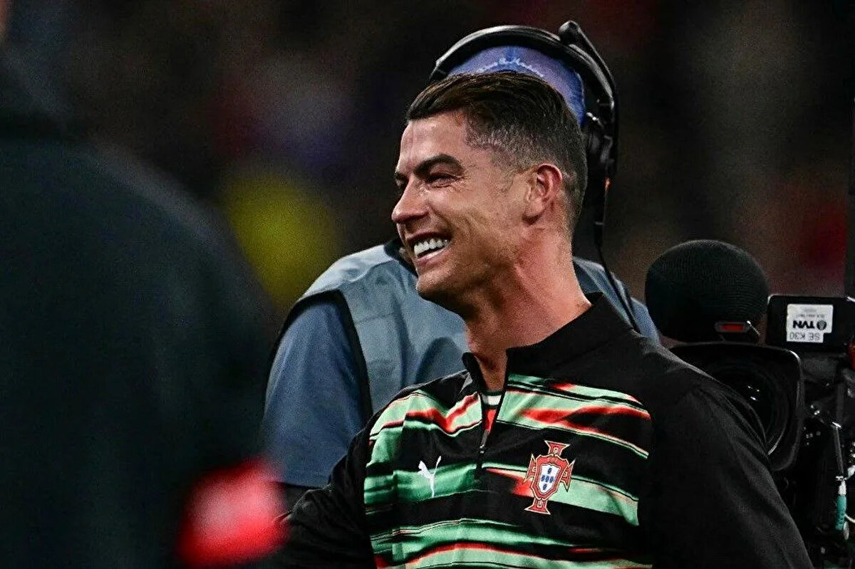 Maçta sakatlık yaşayan Ronaldo, bu zafer sonrası gözyaşlarına boğuldu.<br><br>