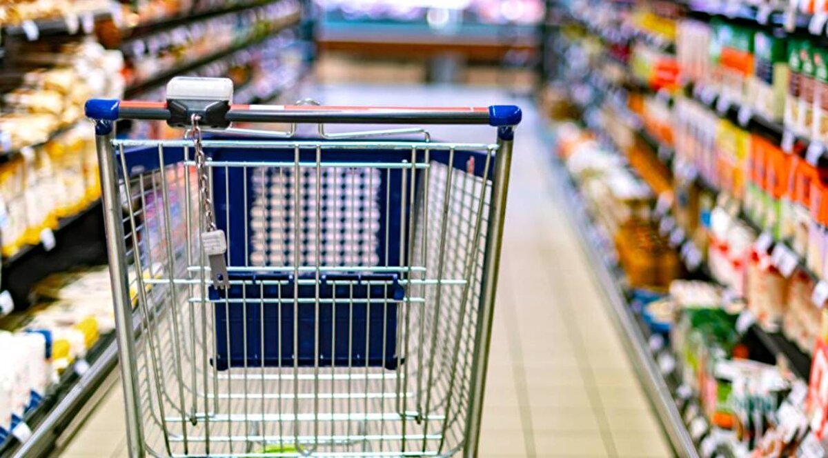 Bazı uzmanlara göre süpermarket arabaları dürtüsel satın almayı tetikleyen bir faktör olarak hayatımıza girdi. Çünkü, bir üründen diğerine kolayca geçmeyi dahası yeni ürünleri kolayca taşımayı teşvik ediyor.