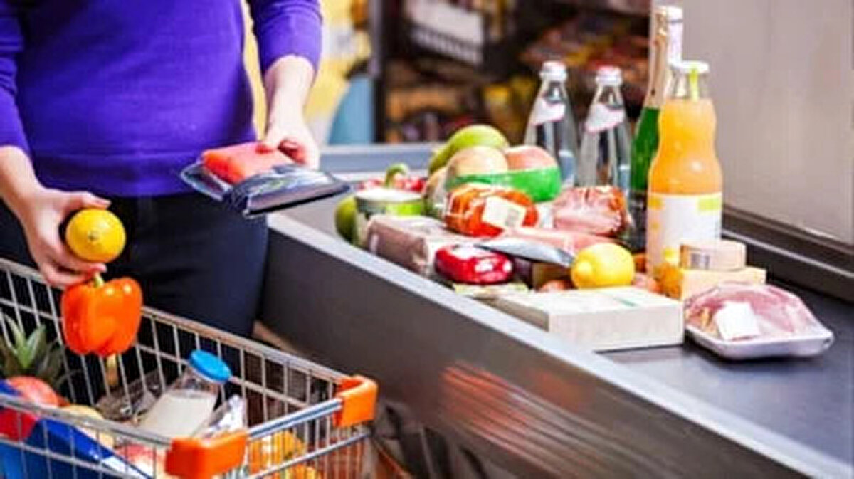 ABD'li girişimci bir süre sonra diğer süpermarketlere 6 veya 7 dolara araba satmaya başladı. Birkaç yıl sonra, çocuk koltuğu olan bir araba da tanıttı. Tüm bu süreçlerin sonunda, alışveriş arabaları Amerika'daki süpermarketlerde hızla yayıldı. 1940 yılında Goldman, icadı için patent aldı. Arabalar artık sadece taşıma aracı değil, mağaza içi stratejilerin de temel unsuru olmuştu. Genişleyen arabalar, tüketiciyi daha fazla ürün almaya yöneltiyor, mağaza tasarımları buna göre şekilleniyordu.