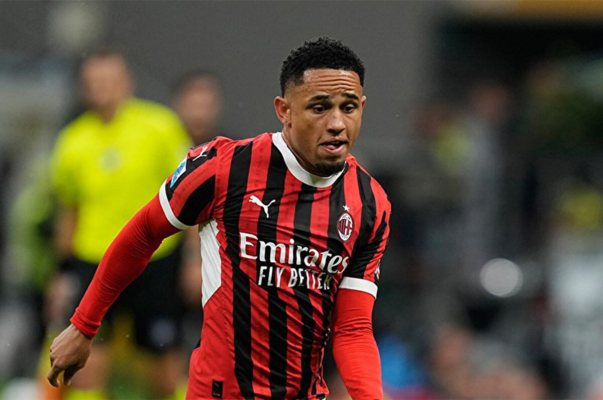 Sabah gazetesinde yer alan haberde bonservisi Milan'da bulunan Okafor için Beşiktaş'ın satın alma opsiyonlu kiralama teklifinde bulunduğu belirtildi.<br>