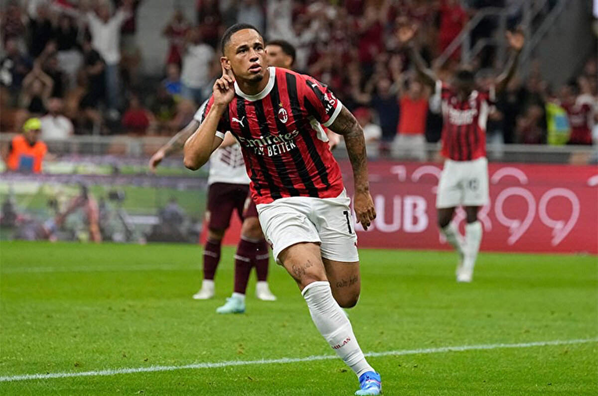 Basel altyapısında futbola başlayan ve sonrasında sırasıyla Salzburg, Milan ve Napoli formalarını giyen Noah Okafor kariyerinin en iyi dönemini Avusturya'da geçirdi.<br>