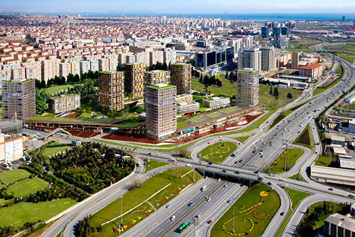 Bahçelievler'de: Bahçelievler (bir kısmı), Yenibosna Merkez (bir kısmı), Çobançeşme (bir kısmı), Hürriyet (bir kısmı), Kocasinan Merkez, Zafer, Fevzi Çakmak (bir kısmı), Cumhuriyet, Soğanlı, Şirinevler (bir kısmı) ve Siyavuşpaşa (bir kısmı) mahalleleri