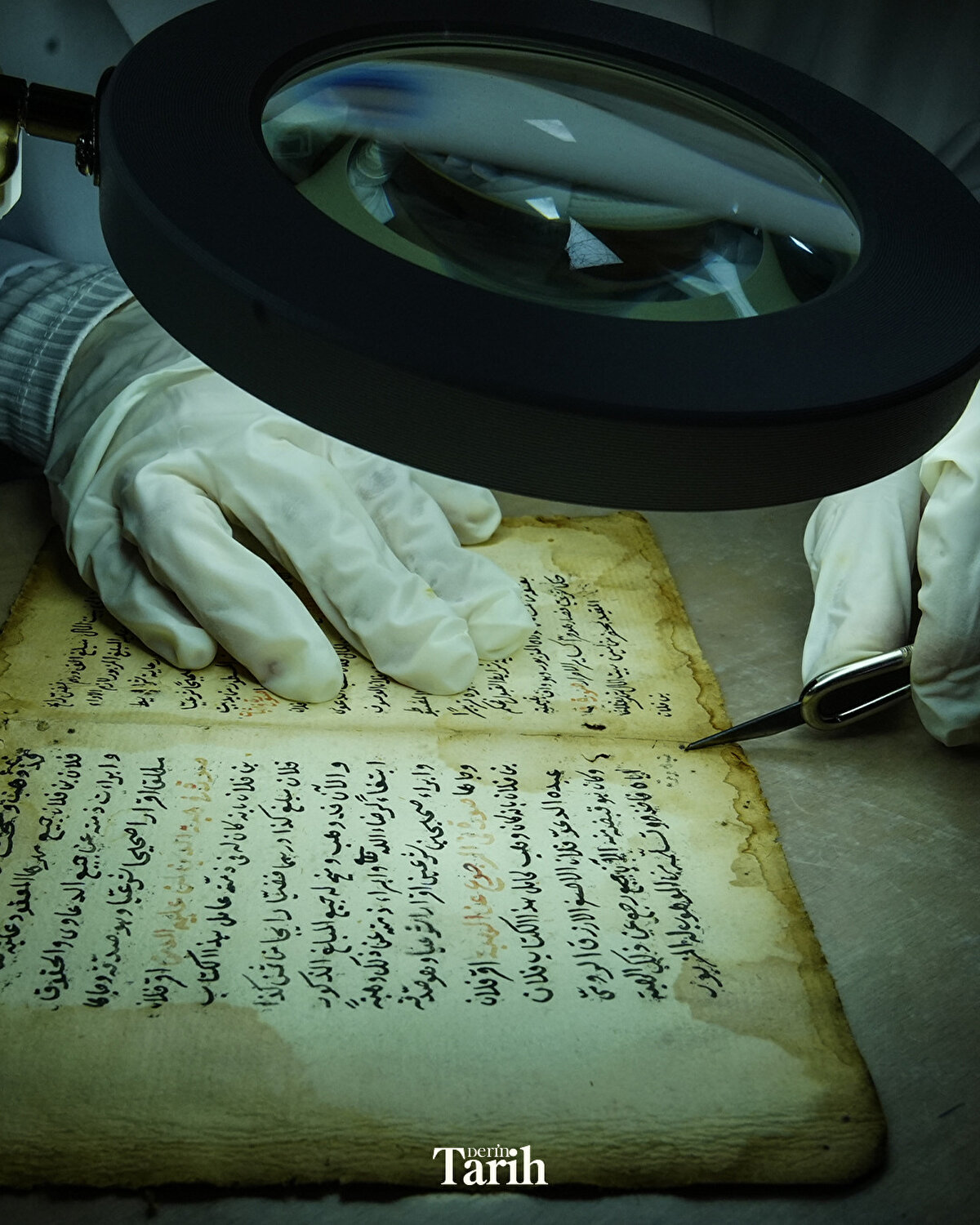 İKÇÜ Sosyal ve Beşeri Bilimler Fakültesi Bilgi ve Belge Yönetimi Bölümü Öğretim Üyesi ve proje sorumlusu Doç. Dr. Özgür Polat, restorasyon eğitimli 30 öğrencinin kentteki tarihi eserlerin gelecek nesillere taşınmasında rol üstlendiğini söyledi.