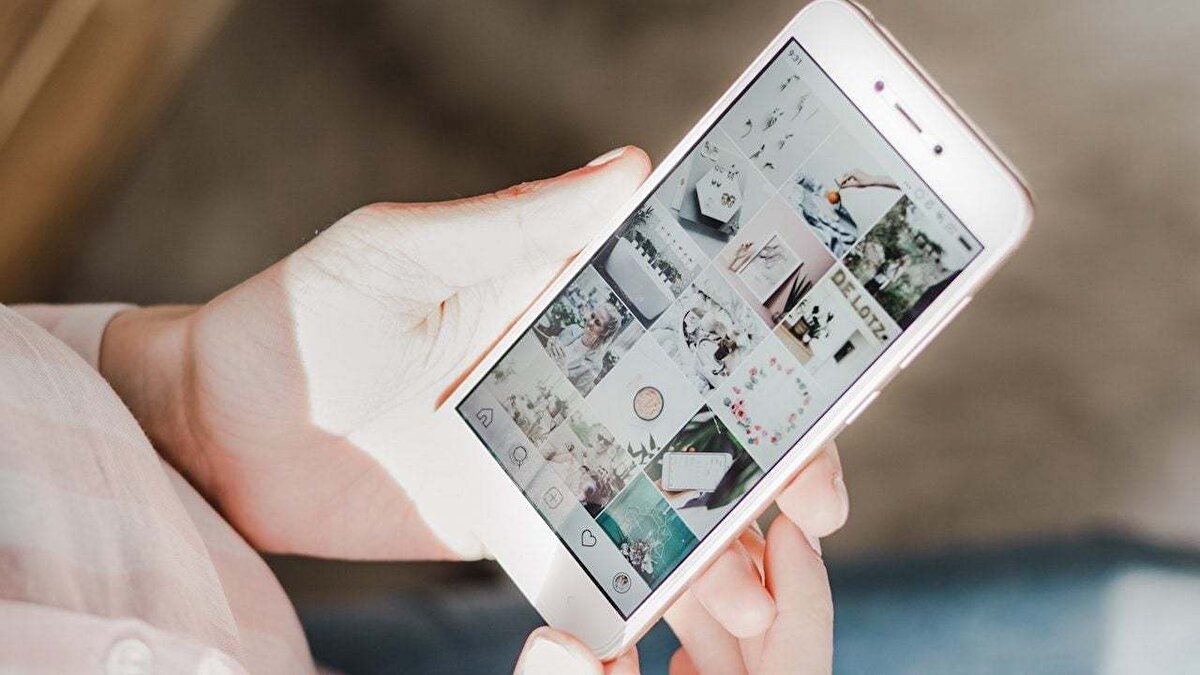 Cep veya çantada anahtarlarla taşımak<br><br>Anahtarlar gibi metal nesneler, ekran ve kasa yüzeylerinde mikroskobik çiziklere neden olarak zamanla ekran kırılmalarına yol açabilir.