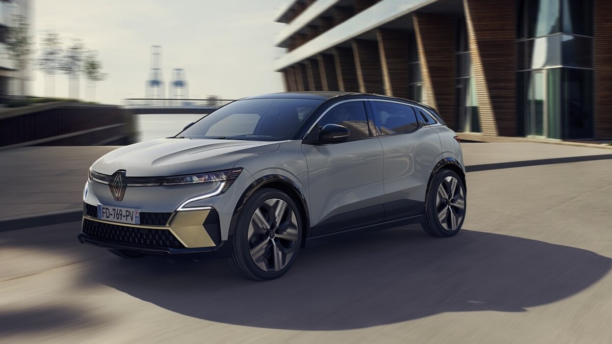 Renault Megane E‑Tech (Elektrikli)<br>Techno EV60 220 hp – 1 651 000 TL<br><br>Iconic EV60 220 hp – 1 781 000 TL<br>(Model satışı Haziran itibarıyla durdurulmuş görünüyor) 