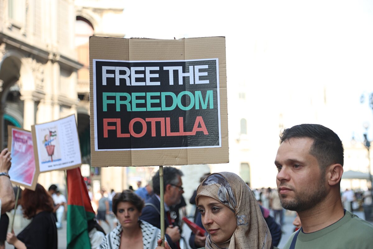 Gemide Avrupa Parlamentosunun (AP) Fransız üyesi Rima Hassan ve Almanya vatandaşı FFC Basın Koordinatörü Yasemin Acar'ın yanı sıra Türkiye'den Hüseyin Şuayb Ordu, Brezilya'dan Thiago Avila, İspanya'dan Sergio Toribio, Hollanda'dan Marco van Rennes, Fransa'dan Baptiste Andre, Reva Viard, Pascal Maurieras ve Yanis Mhamdi, İsveçli iklim aktivisti Greta Thunberg ve gazeteci Omar Faiad olmak üzere 12 kişi bulunuyor.​​​​​​​