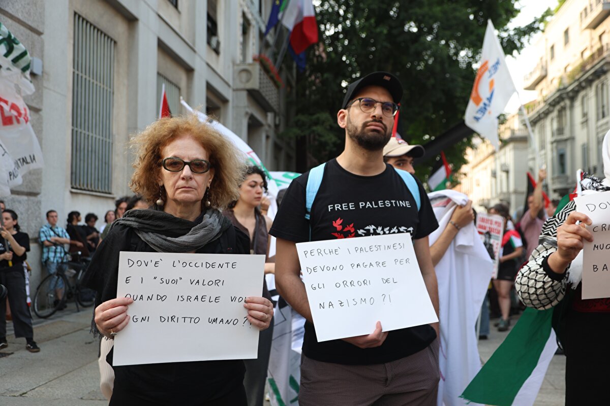 Madleen gemisindeki aktivistler, İsrail ordusunun müdahale etmesi durumunda barışçıl tutumlarını sürdüreceklerini ve direniş göstermeyeceklerini duyurmuştu.<br><br>İsrail ordusu, Gazze'ye yönelik ablukayı kırmayı amaçlayan Madleen gemisine müdahale etmişti.