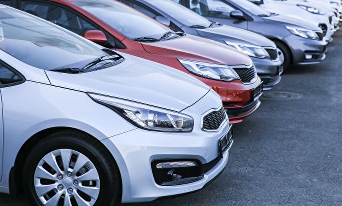 Uzak durulması gereken araç modelleri<br><br>Her tamircinin "aman uzak dur" dediği bazı araçlar var. Özellikle şu modeller, kronik sorunları ve yüksek bakım masraflarıyla dikkat çekiyor: