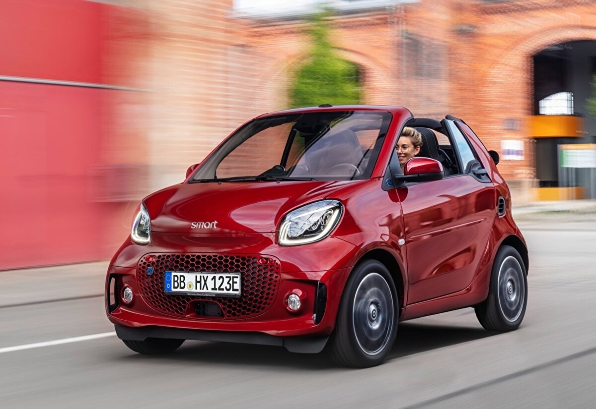 Smart EQ ForTwo: Gerçek kullanımda düşük menzil, sık fren ve klima arızaları nedeniyle önerilmiyor.