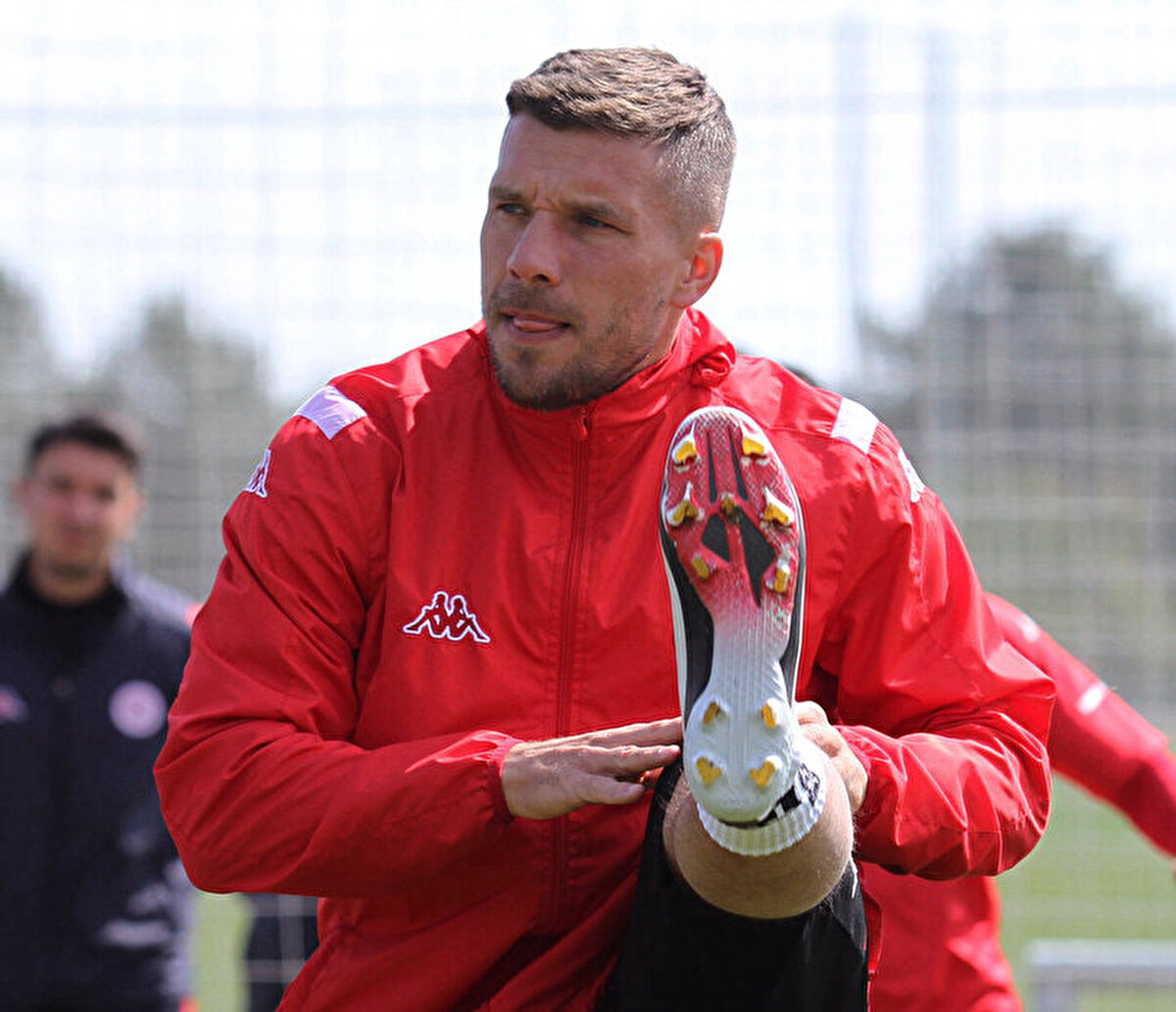 Alman eski yıldız, vatandaşı Leroy Sane'nin Galatasaray'a gideceğini ima eden bir tweet attı.<br>