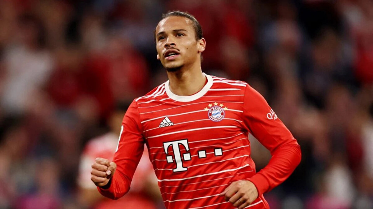 Athletic'te yer alan habere göre de Galatasaray, Leroy Sane ile 3 yıllık sözleşme konusunda el sıkıştı. Haberde Sane ile yıllık net 15 milyon euroya kadar çıkan bir ücret konusunda anlaşıldığı vurgulandı.<br><br>