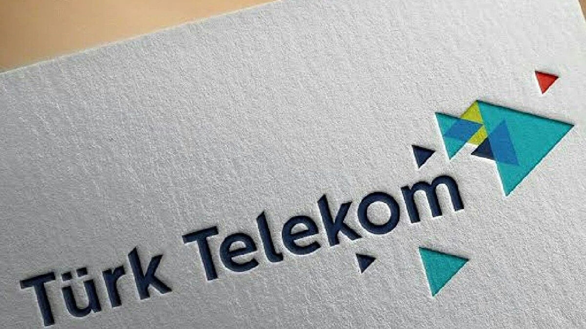 Öte yandan 11 Haziran itibariyle Türk Telekom’un sabit internet müşterilerine zam yapacağı resmi olarak duyuruldu. Daha önce en uygun fiyatlı abonelik planı 755 TL iken, bu rakam 1000 TL’ye kadar dayanacak. Peki Türk Telekom zam sonrası internet fiyatları ne kadar olacak? Gelin tüm detaylarına bakalım…<br><br>