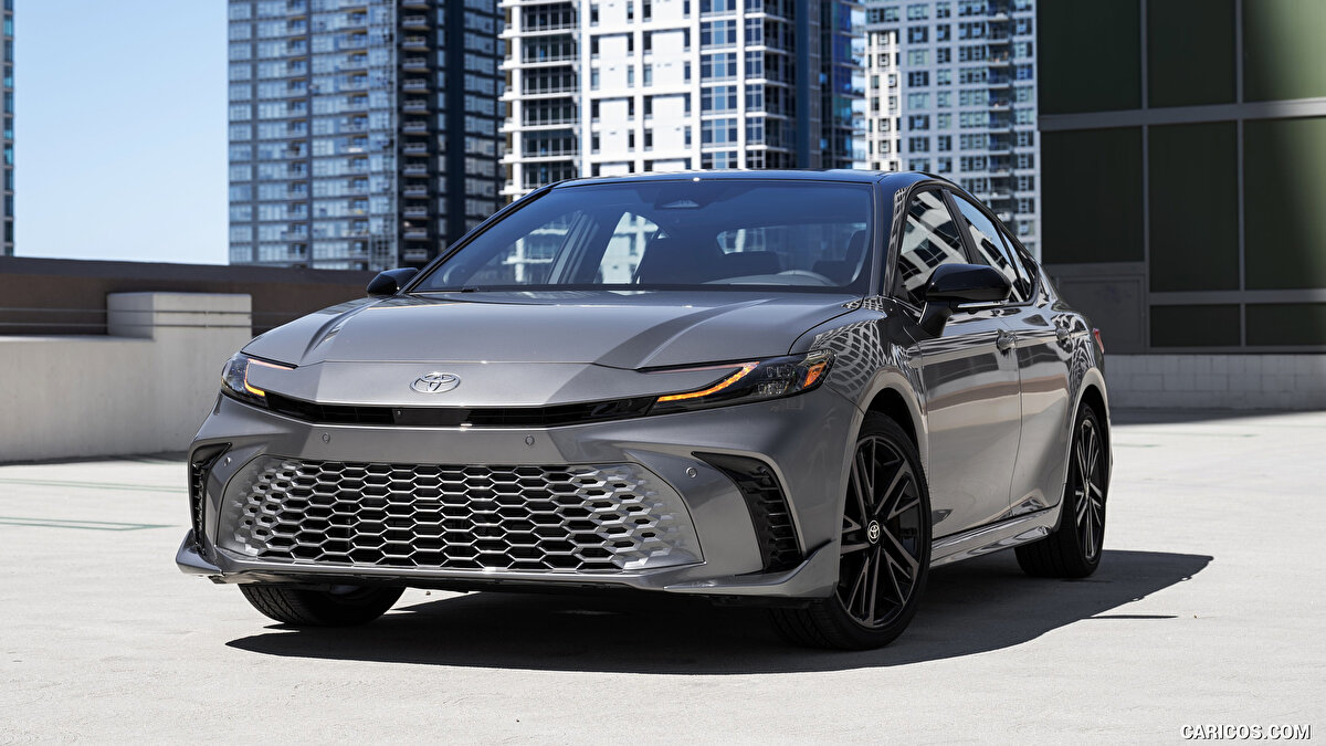 Toyota, 1 Haziran'dan itibaren geçerli olan fiyatlarını duyurdu. Dünyanın en değerli otomobil markalarından biri olan Toyota tarafından belirlenen 'Tavsiye Edilen Haziran Ayına Özel Sınırlı Sayıda Kampanyalı Fiyatları' aşağıda bulabilirsiniz. <br><br>Fiyatların, opsiyonlara ve kampanyalara göre değişiklik gösterebileceğini unutmayın.