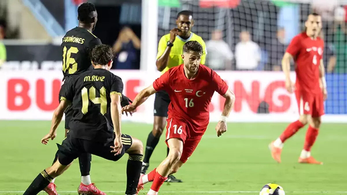 Meksikalı oyuncular, Merih'e sert tepki gösterdi.